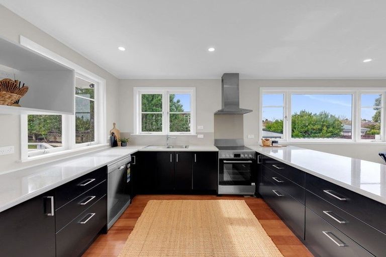 Photo of property in 52 Cambridge Road, Hillcrest, Hamilton, 3216