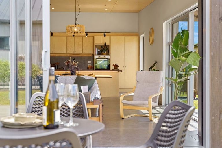 Photo of property in 4 Mirek Street, Waikanae, 5036