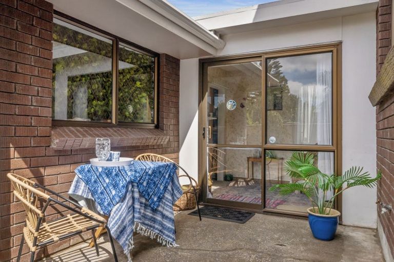 Photo of property in 98 Hillcrest Road, Raumati Beach, Paraparaumu, 5032