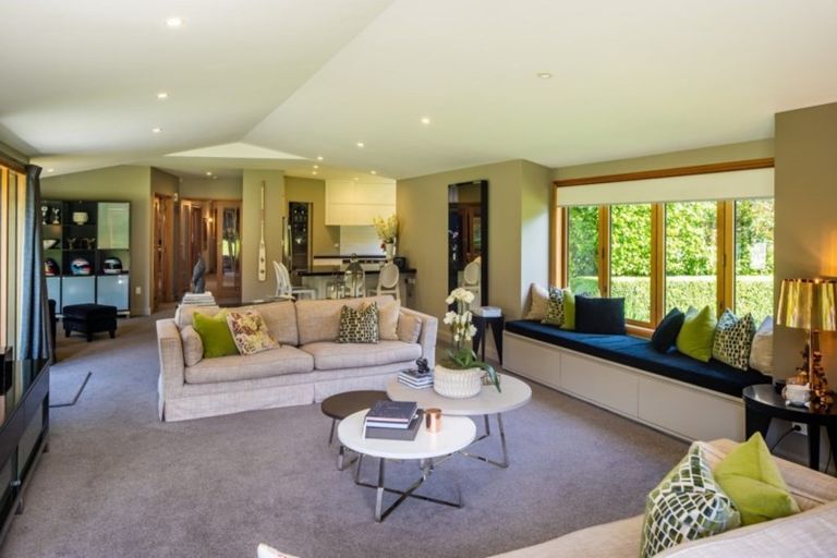 Photo of property in 87 Woodburn Drive, Takapu Valley, Wellington, 5028