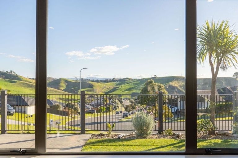 Photo of property in 274 Ballintoy Park Drive, Welcome Bay, Tauranga, 3175