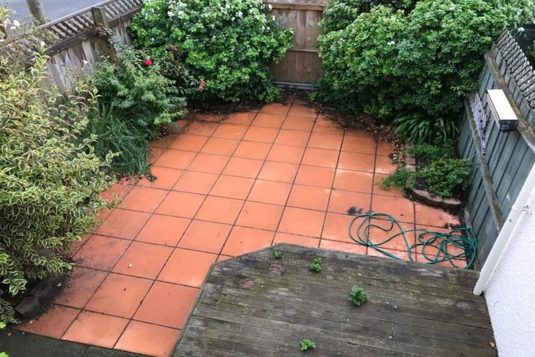 Photo of property in 2/12 Berry Street, St Albans, Christchurch, 8014