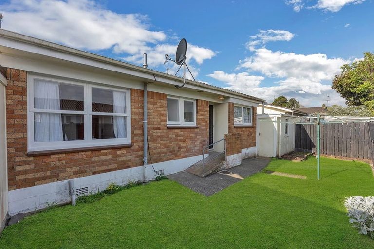Photo of property in 2/54 East Street, Papakura, 2110
