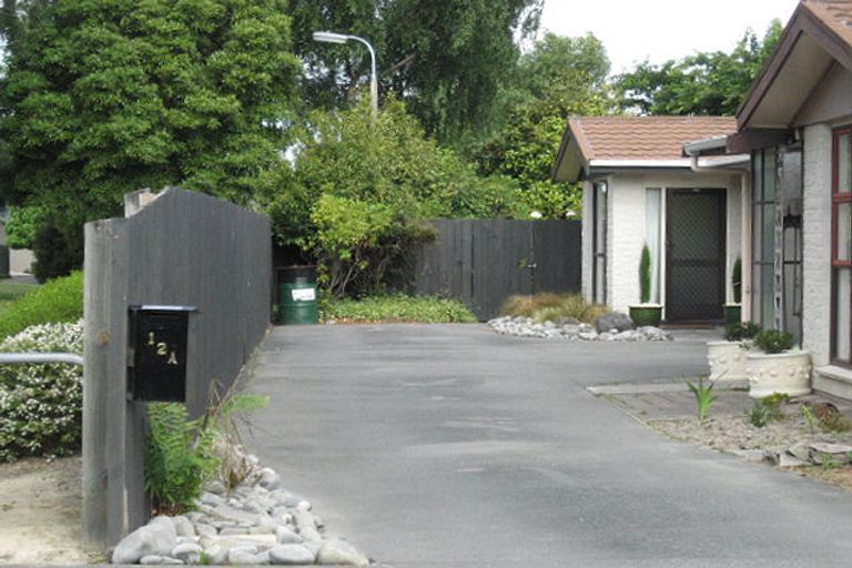 Photo of property in 2/12 Glenharrow Avenue, Avonhead, Christchurch, 8042