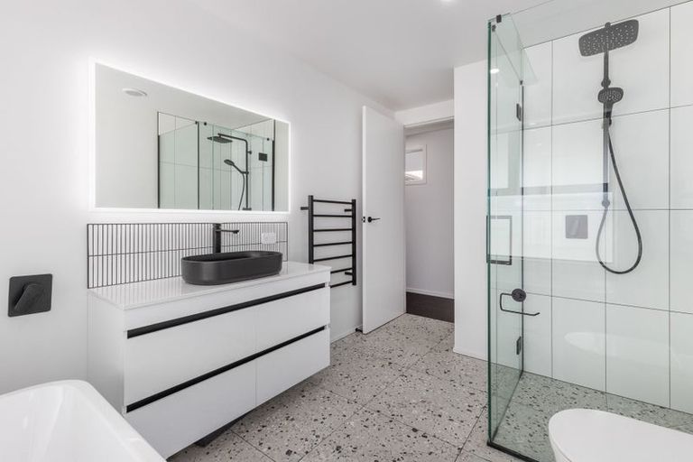 Photo of property in 94 Kotare Street, Waikanae, 5036