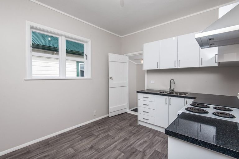 Photo of property in 4a Tarawera Road, Johnsonville, Wellington, 6037