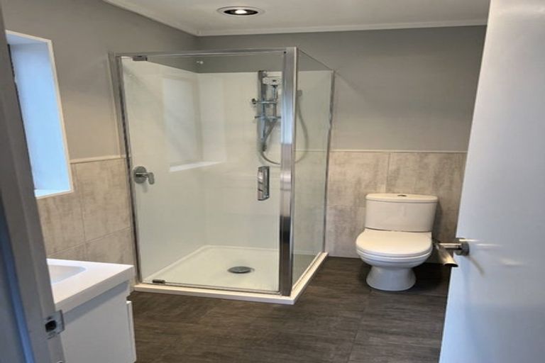 Photo of property in 2/25 Nicholas Road, Somerville, Auckland, 2014