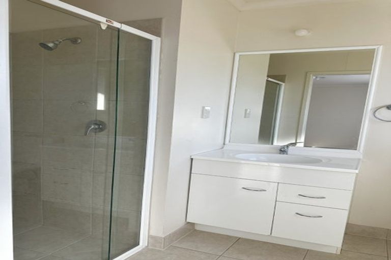 Photo of property in 13 Les Fisher Place, Pukekohe, 2120