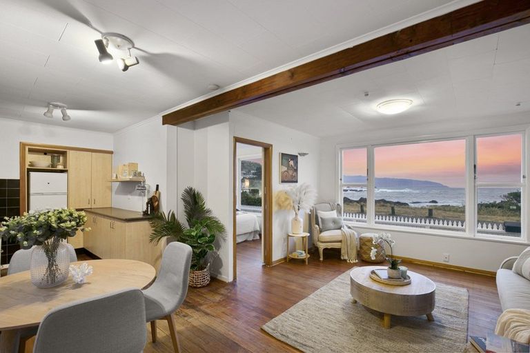 Photo of property in 128 Owhiro Bay Parade, Owhiro Bay, Wellington, 6023