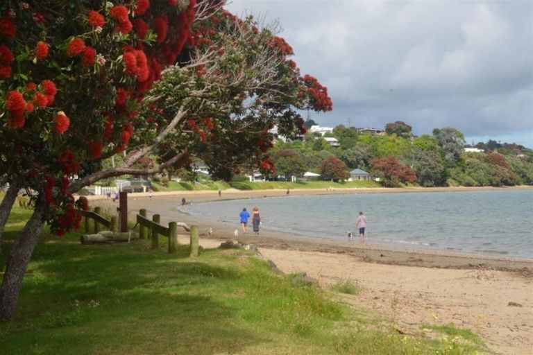 Photo of property in 10 Waititiro Rise, Stanmore Bay, Whangaparaoa, 0932