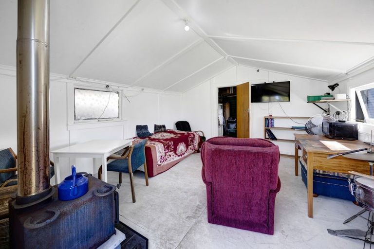 Photo of property in 43 Celia Street, Stratford, 4332