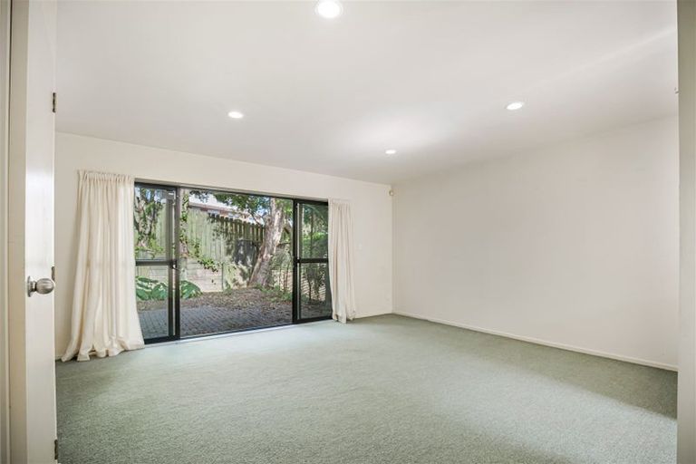 Photo of property in 135e Triangle Road, Massey, Auckland, 0614
