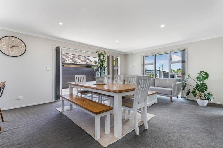 Photo of property in 39 Sunningdale Street, Wattle Downs, Auckland, 2103