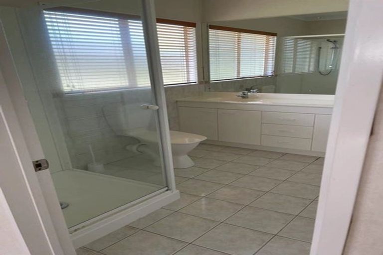 Photo of property in 28 Santa Ana Drive, Dannemora, Auckland, 2016