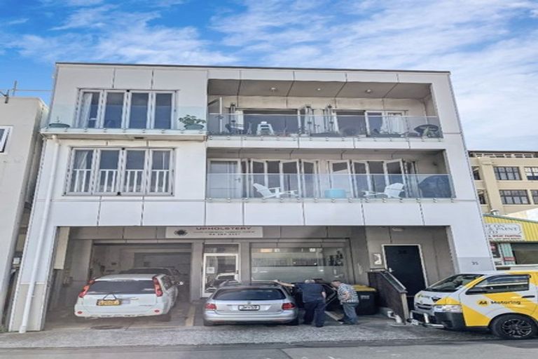 Photo of property in 5/35 Home Street, Mount Victoria, Wellington, 6011