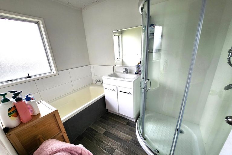 Photo of property in 60 Burundi Avenue, Clendon Park, Auckland, 2103