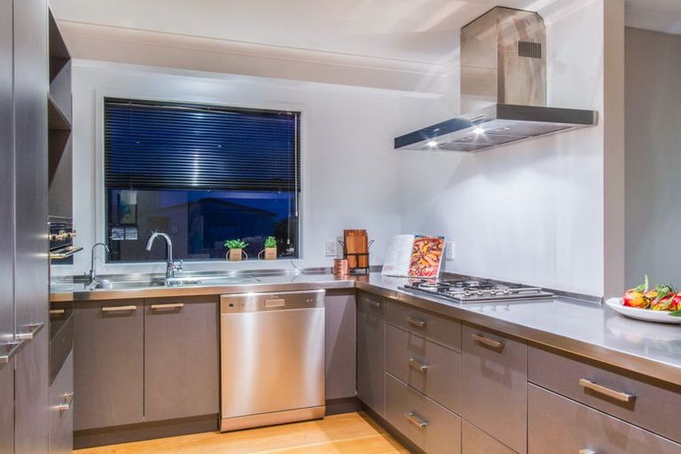 Photo of property in 12e Bluefin Way, West Harbour, Auckland, 0618