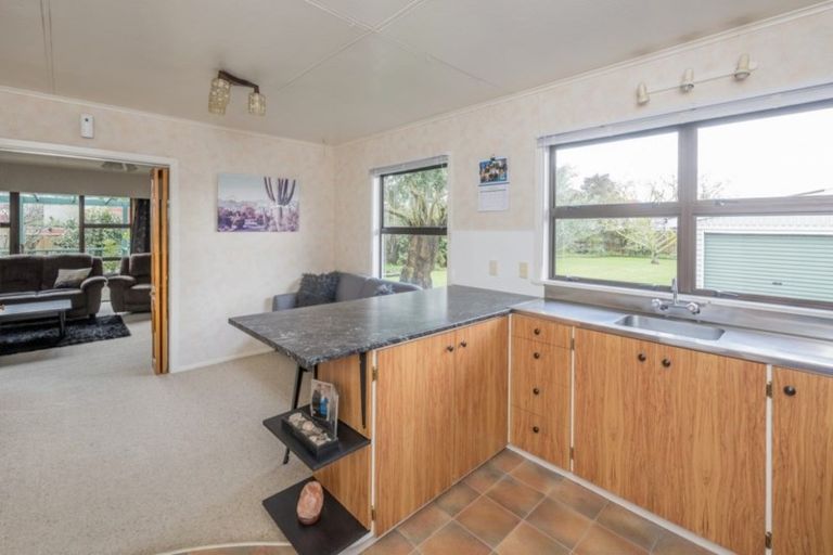 Photo of property in 92a Weraroa Road, Levin, 5510
