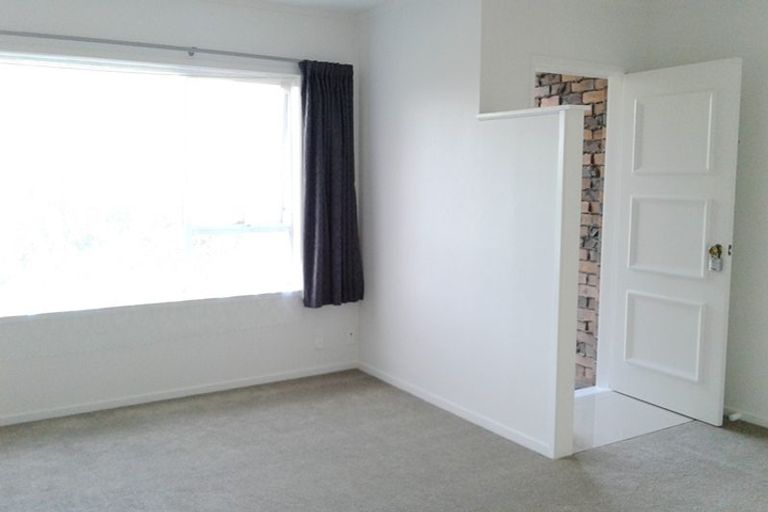 Photo of property in 2/14 Heron Place, Pakuranga Heights, Auckland, 2010