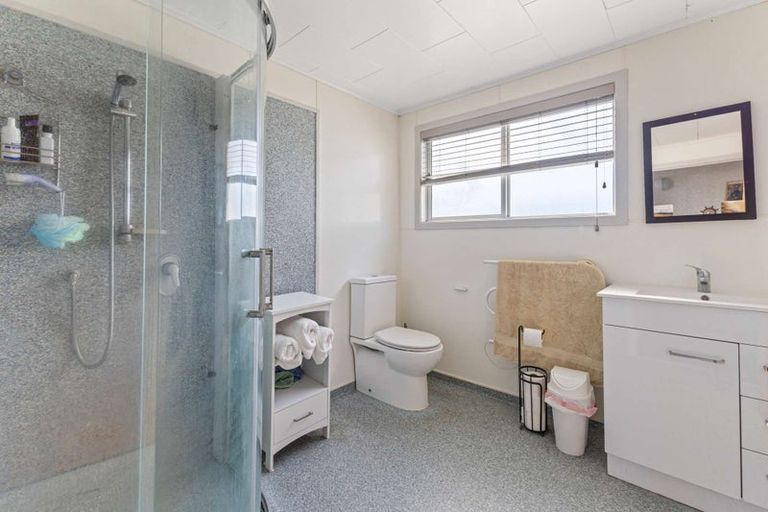 Photo of property in 19 Pukatea Street, Inglewood, 4330