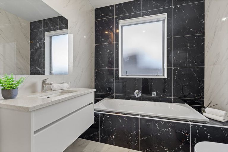 Photo of property in 12 Pommes Way, Silverdale, 0932
