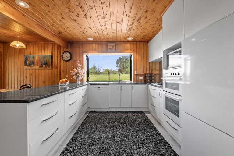 Photo of property in 92 Hickman Road, Onaero, Urenui, 4375