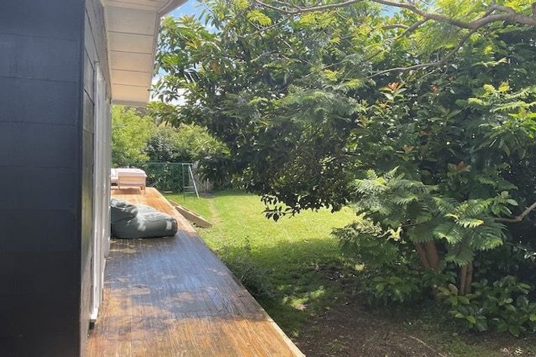 Photo of property in 18 Norman Road, Titirangi, Auckland, 0604