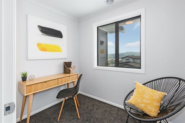 Photo of property in 8 Canary Way, Whitby, Porirua, 5024