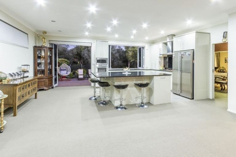 Photo of property in 11 Mistral Place, West Harbour, Auckland, 0618