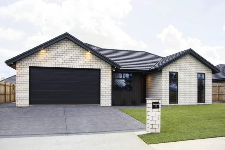 Photo of property in 17 Echo Place, Maewa, 4702