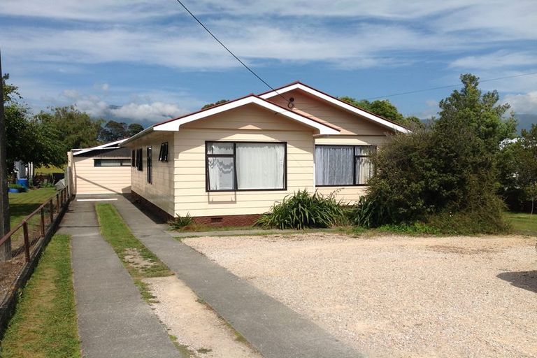 Photo of property in 88 Central Takaka Road, Takaka, 7183