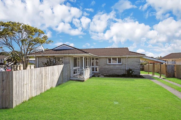 Photo of property in 54 Chelburn Crescent, Mangere East, Auckland, 2024