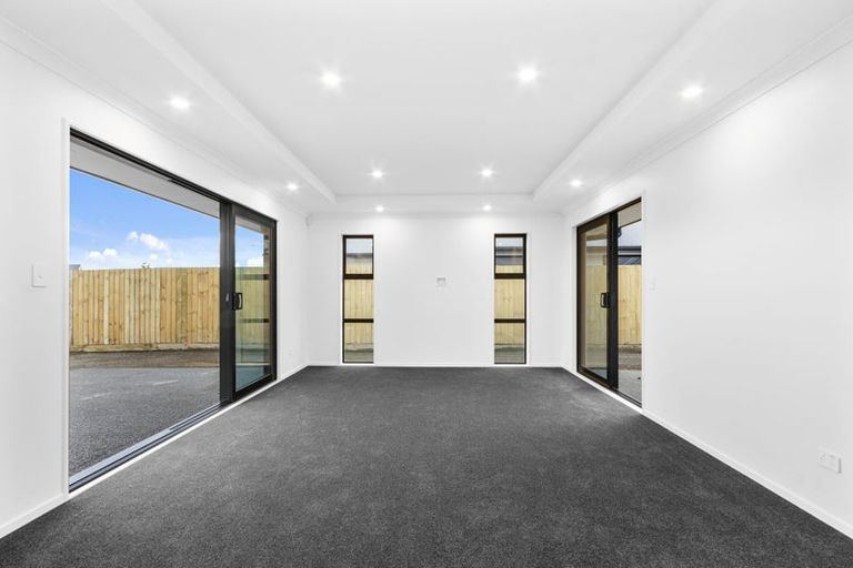 Photo of property in 10 Salkeld Place, Woodend, 7610