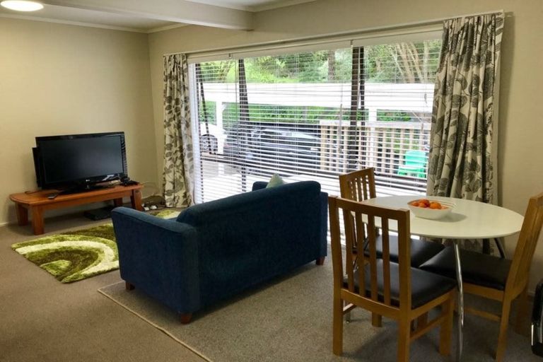 Photo of property in 3/8 Park Hill Road, Birkenhead, Auckland, 0626