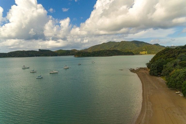 Photo of property in 8 Smith-grey Crescent, Parekura Bay, Hikurangi, 0184