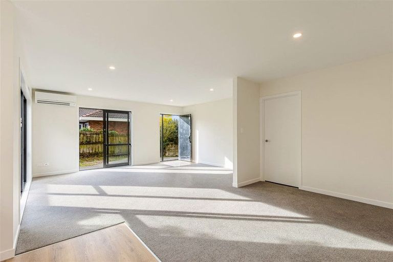 Photo of property in 12a Bluefin Way, West Harbour, Auckland, 0618