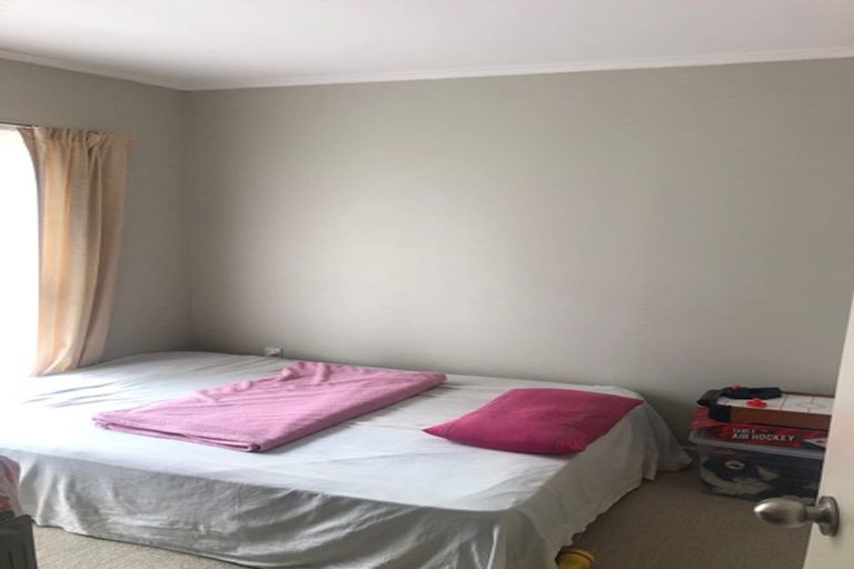 Photo of property in 2/174 East Coast Road, Forrest Hill, Auckland, 0620