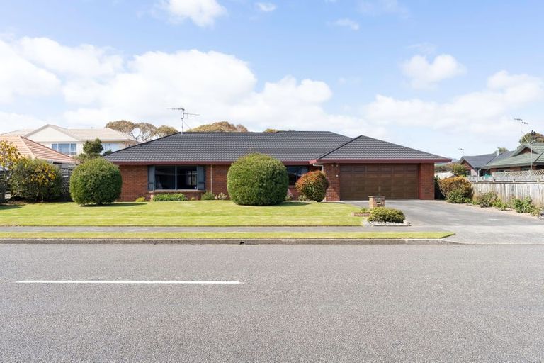 Photo of property in 74 Cedar Drive, Paraparaumu Beach, Paraparaumu, 5032