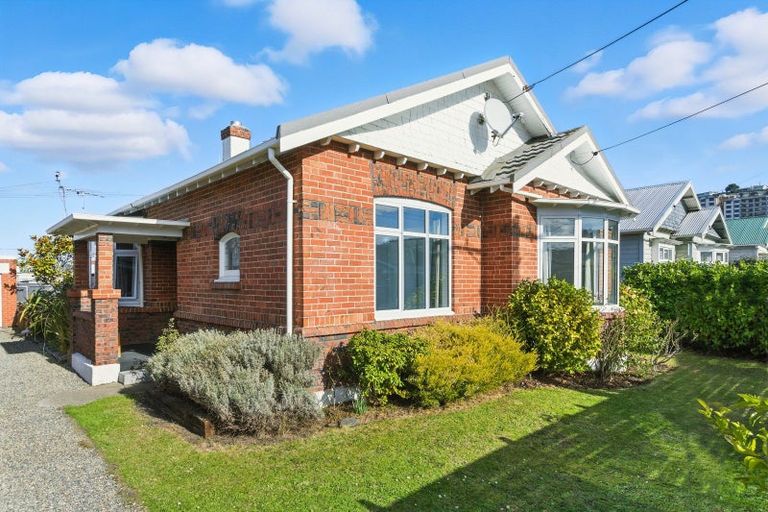 Photo of property in 253 Macandrew Road, Forbury, Dunedin, 9012
