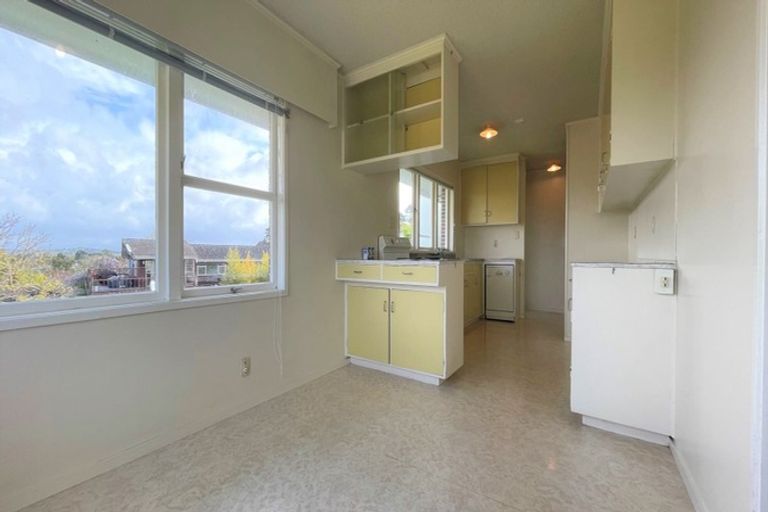 Photo of property in 12 Grenada Avenue, Forrest Hill, Auckland, 0620