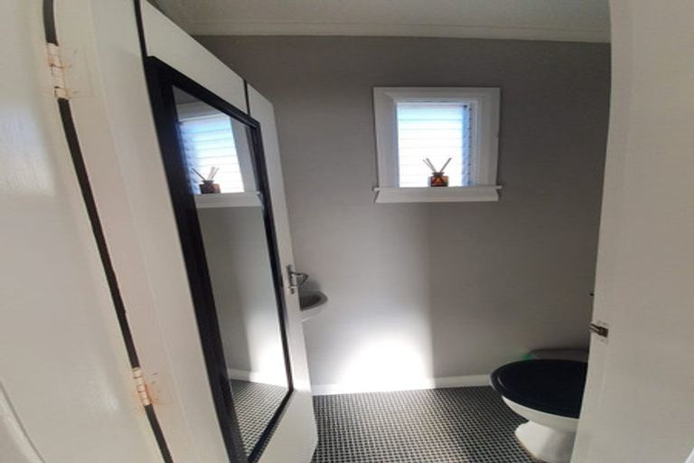 Photo of property in 11 Wilson Street, Newtown, Wellington, 6021