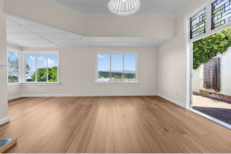 Photo of property in 35 Central Terrace, Kelburn, Wellington, 6012