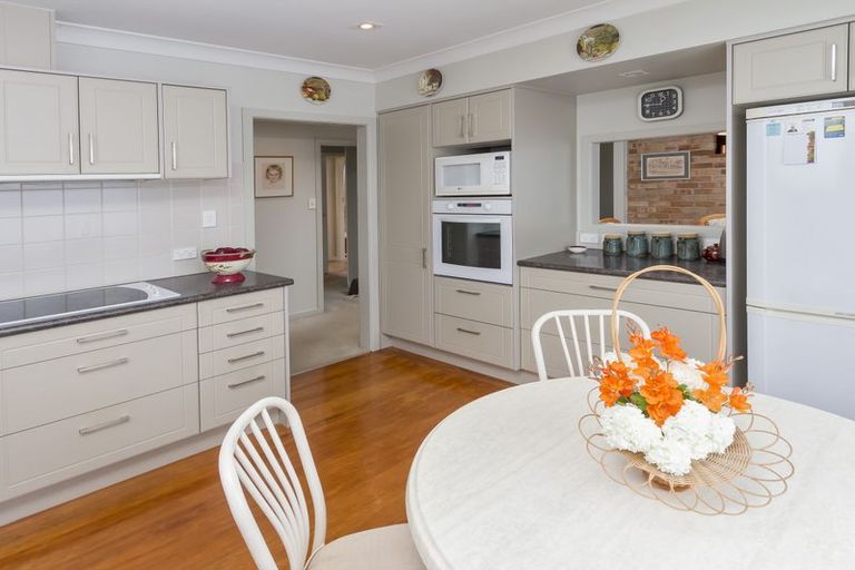 Photo of property in 18 Ridge Road, Howick, Auckland, 2014