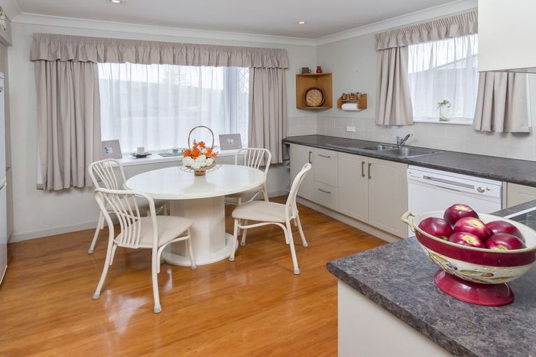 Photo of property in 18 Ridge Road, Howick, Auckland, 2014