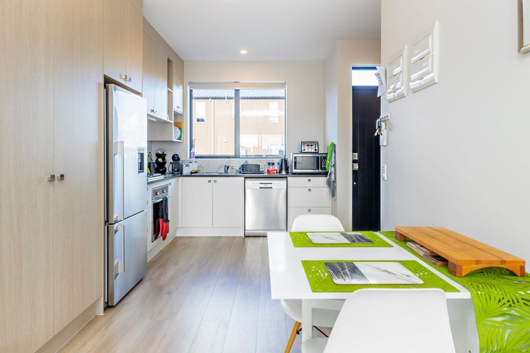 Photo of property in 43 Walsh Road, Papakura, 2110