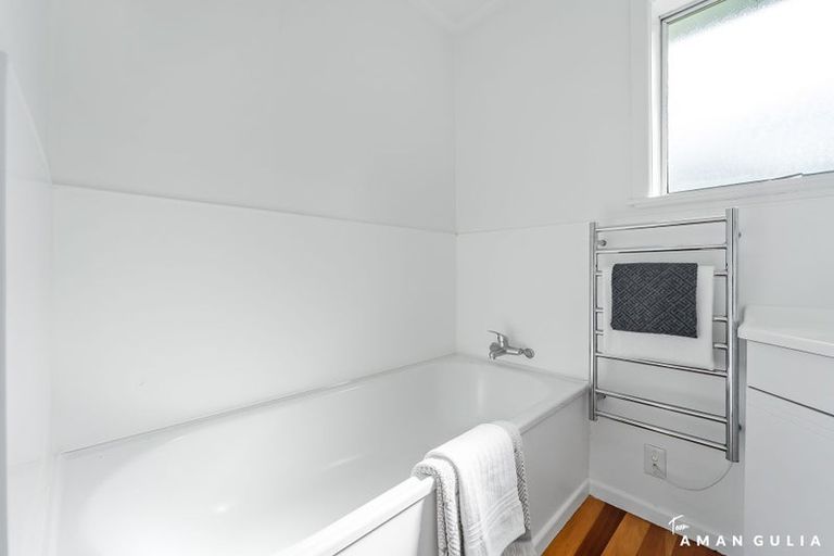 Photo of property in 14 Shanaway Rise, Hillcrest, Auckland, 0627