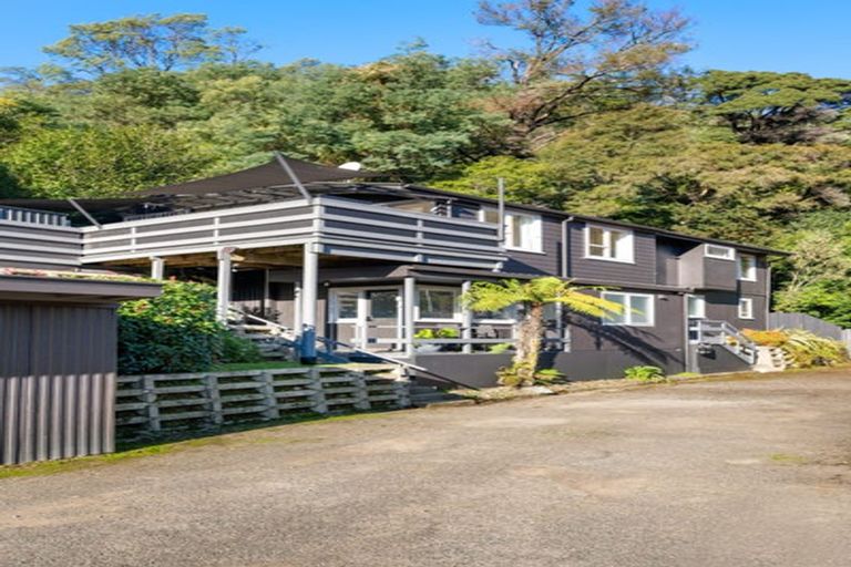 Photo of property in 33 Milton Terrace, Picton, 7220