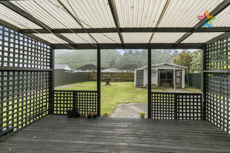 Photo of property in 51 Compton Crescent, Taita, Lower Hutt, 5011