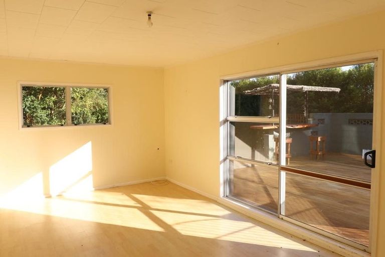 Photo of property in 1 Cromwell Place, Pukekohe, 2120