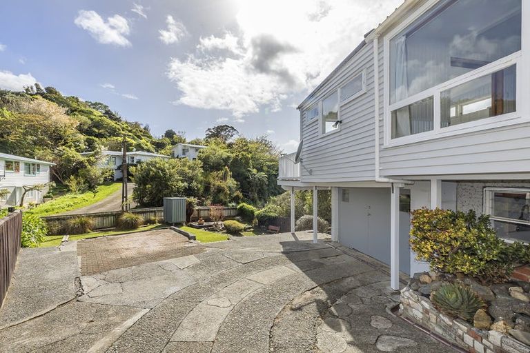 Photo of property in 36 Larsen Crescent, Tawa, Wellington, 5028